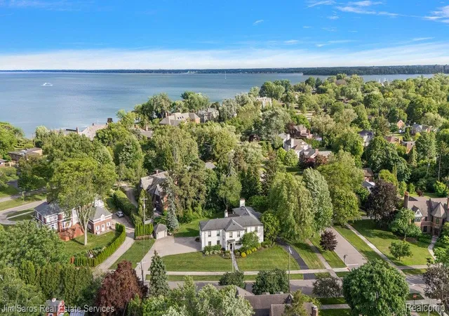 Photo 4 of Single family home for sale at 688 Balfour St, Grosse Pointe Park, MI 48230 | MLS# 20261047454 | Listing updated on 2026-09-15