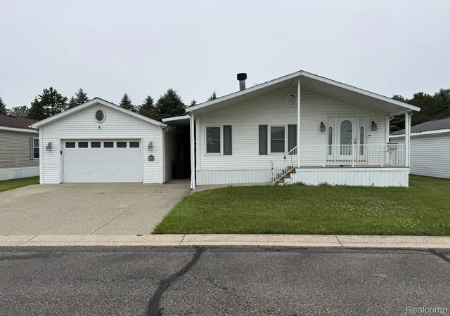 Photo 1 of Single family home for sale at 9 Brookfield, Swartz Creek, MI 48473 | MLS# 20261047460 | Listing updated on 2026-09-16