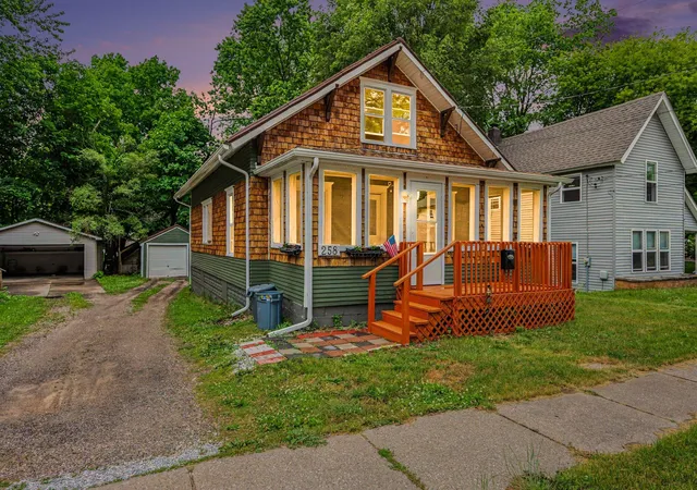 Photo 1 of Sale Pending at 258 Battle Crk Ave, Battle Creek, MI 49037 | MLS# 66026031198 | Listing updated on 2026-08-11