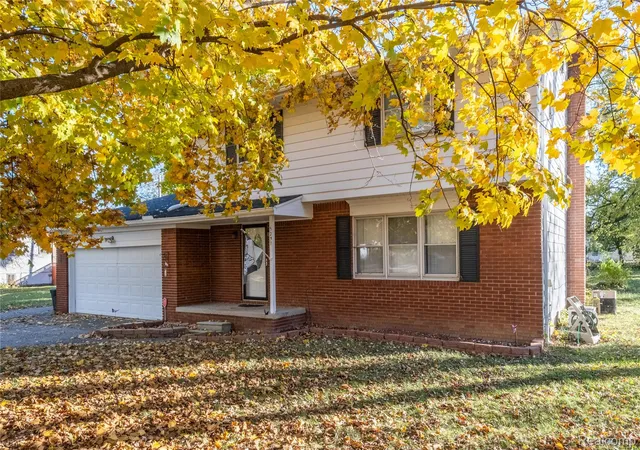 Photo 1 of Single family home for sale at 5297 Oaktree Dr, Flint, MI 48532 | MLS# 20261047491 | Listing updated on 2026-08-28