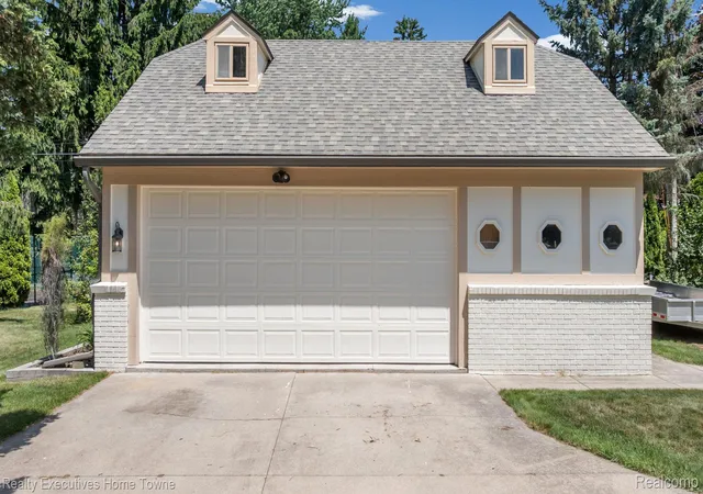 Photo 3 of Mansion for sale at 8308 Lakeshore, Fort Gratiot, MI 48059 | MLS# 20261047521 | Listing updated on 2026-07-10