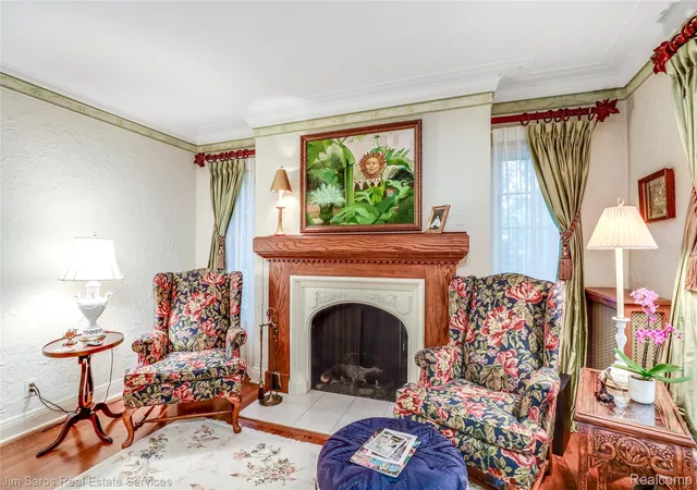 Listing Photo 5 - Condo for sale in building located at 764 Harcourt Rd, Grosse Pointe Park, MI 48230