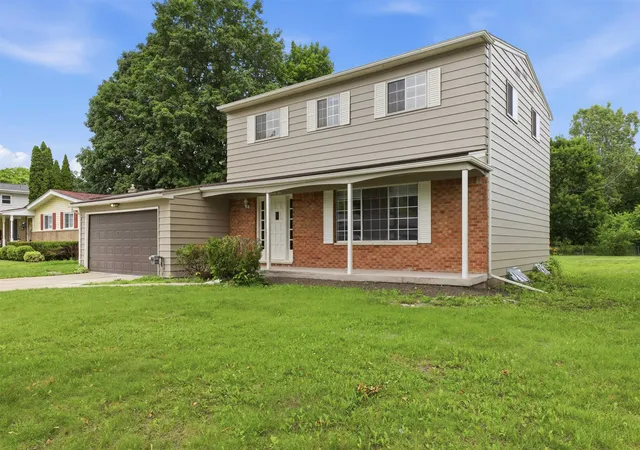 Photo 3 of Single family home for sale at 929 Springview Dr, Flushing, MI 48433 | MLS# 5050212431 | Listing updated on 2026-09-09