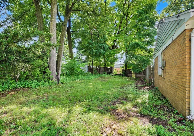 Photo 4 of Single family home for sale at 1021 Farrell Ave, Kalamazoo, MI 49006 | MLS# 66026031241 | Listing updated on 2026-06-23