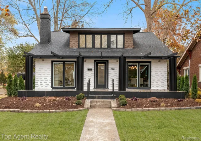 2nd image of 784 Barrington Rd, Grosse Pointe Park, MI 48230 | MLS# 20261047575