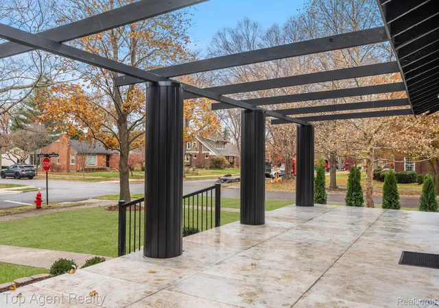4th image of 784 Barrington Rd, Grosse Pointe Park, MI 48230 | MLS# 20261047575