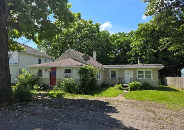 Photo 1 of Multi family home for sale at 639 Heights Rd, Lake Orion, MI 48362 | MLS# 20261047582 | Listing updated on 2026-07-06