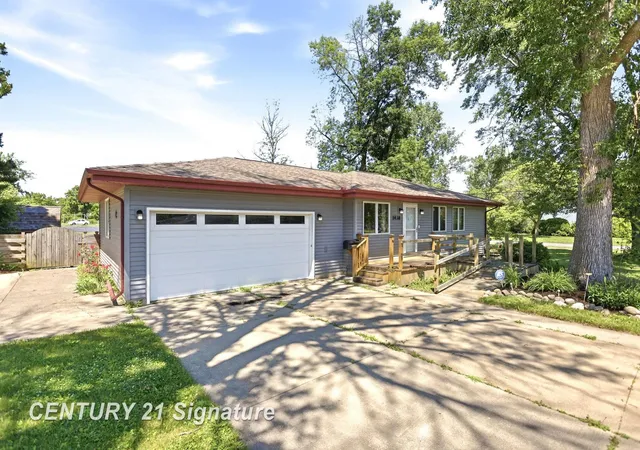 Photo 1 of Sale Pending at 1438 Flanders Dr, Saginaw, MI 48604 | MLS# 61050212462 | Listing updated on 2026-06-29