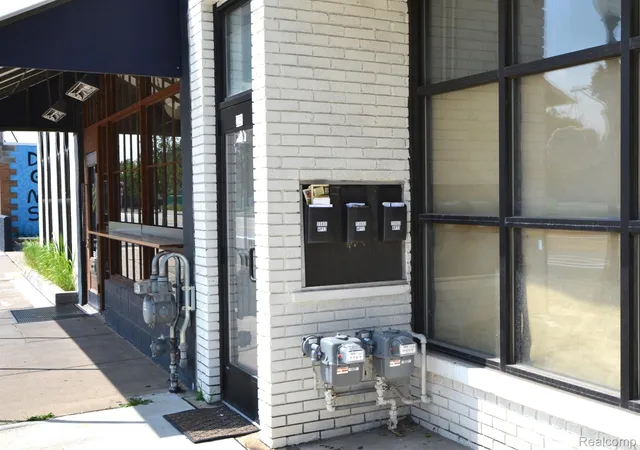 Listing Photo 3 - Condo for sale in building located at 23831 John R Rd, Hazel Park, MI 48030