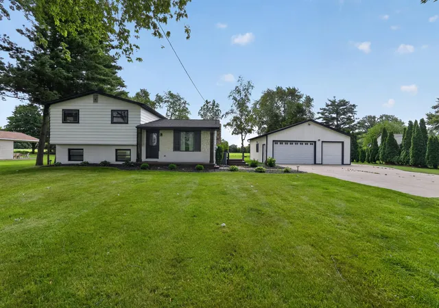 Photo 1 of Sale Pending at 3371 Van Vleet Rd, Swartz Creek, MI 48473 | MLS# 81026031323 | Listing updated on 2026-08-28
