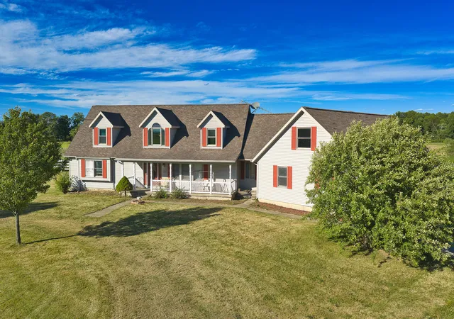 Photo 4 of Single family home for sale at 11905 Coman Rd, Waldron, MI 49288 | MLS# 62026031326 | Listing updated on 2026-09-22