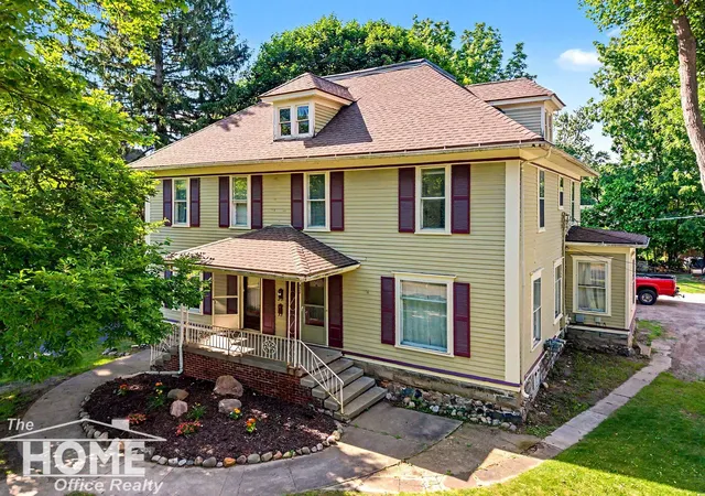 1st image of 432 434 E Oliver St, Owosso, MI 48867 | MLS# 5050212486