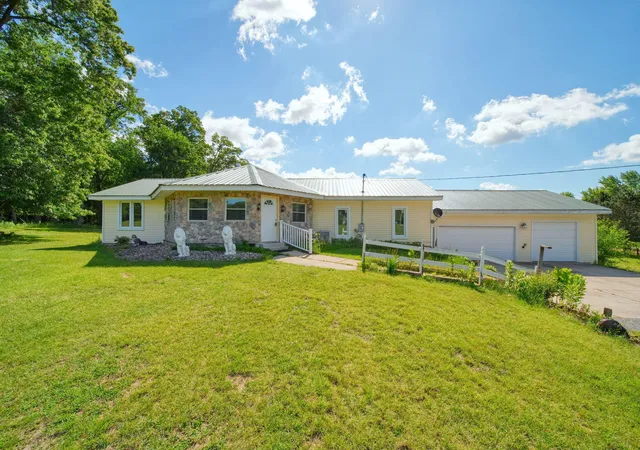 Photo 1 of Single family home for sale at 5995 N Sandstone Rd, Jackson, MI 49201 | MLS# 55026031340 | Listing updated on 2026-09-13