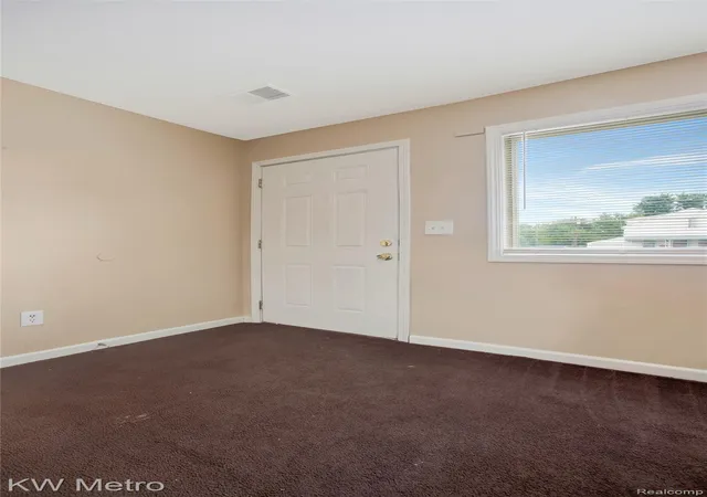 4th image of 25335 Pinehurst St, Roseville, MI 48066 | MLS# 20261047710
