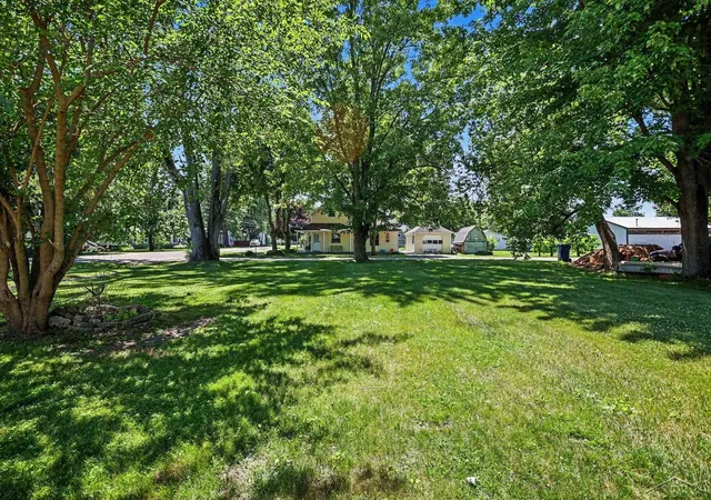 21st image of 422 S Saginaw St, Saint Charles, MI 48655 | MLS# 61050212487