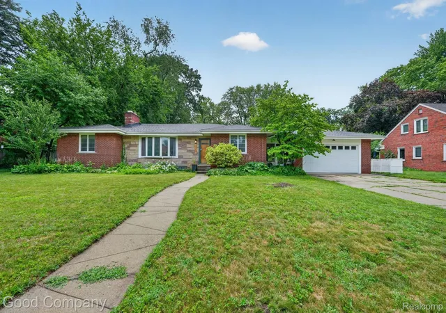 Photo 2 of Single family home for sale at 1609 W 12 Mile Rd, Royal Oak, MI 48073 | MLS# 20261047712 | Listing updated on 2026-08-02