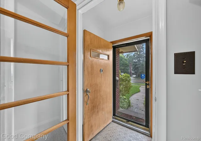 Photo 3 of Single family home for sale at 1609 W 12 Mile Rd, Royal Oak, MI 48073 | MLS# 20261047712 | Listing updated on 2026-08-02