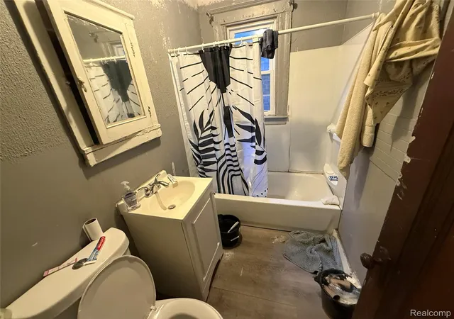 Photo 3 of Multi family home for sale at 5945 Lucky Pl, Detroit, MI 48211 | MLS# 20261047714 | Listing updated on 2026-07-23