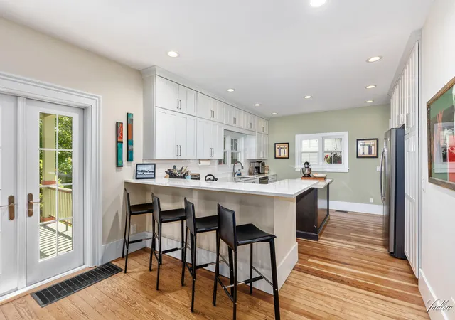 Photo 3 of Single family home for sale at 34 S Spring St, Douglas, MI 49406 | MLS# 71026031350 | Listing updated on 2026-09-03