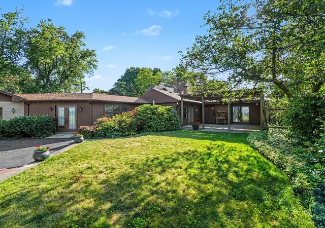 2nd image of 51 Pine St, South Haven, MI 49090 | MLS# 69026031353