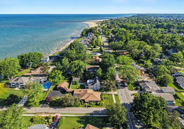 Photo 3 of Single family home for sale at 51 Pine St, South Haven, MI 49090 | MLS# 69026031353 | Listing updated on 2026-10-07