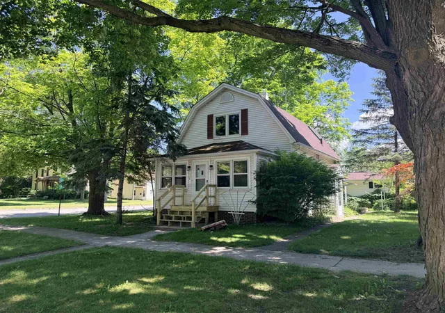 Photo 1 of Multi family home for sale at 524 N Kinney, Mount Pleasant, MI 48858 | MLS# 79080070120 | Listing updated on 2026-07-30