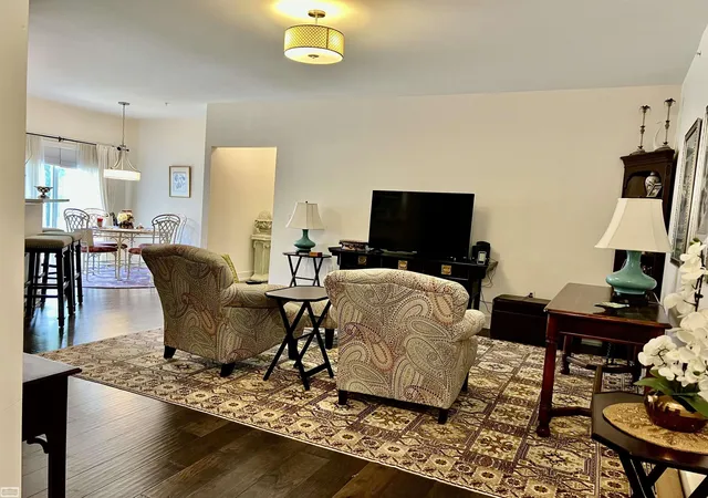 Listing Photo 4 - Condo for sale in building located at 5656 Flagstaff Pines Dr, Shelby Township, MI 48317