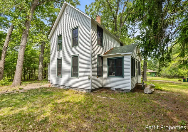 Photo 2 of Single family home for sale at 1857 Simonelli Rd, Muskegon, MI 49445 | MLS# 65026031396 | Listing updated on 2026-08-04
