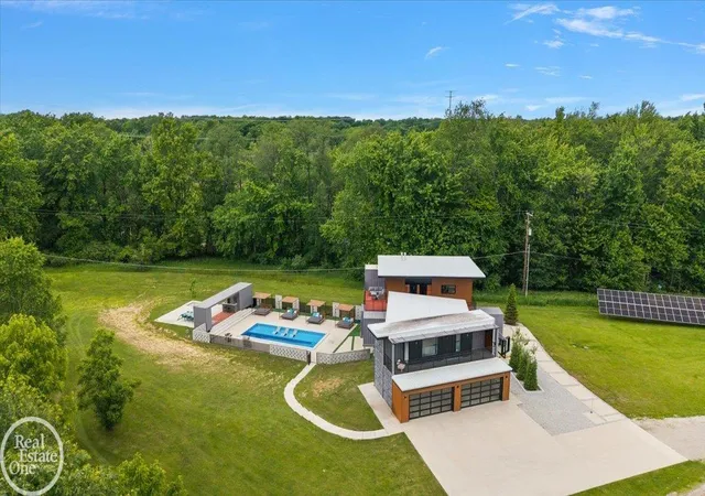 Photo 3 of Single family home for sale at 850 Frick Rd, Leonard, MI 48367 | MLS# 58050212516 | Listing updated on 2026-09-09