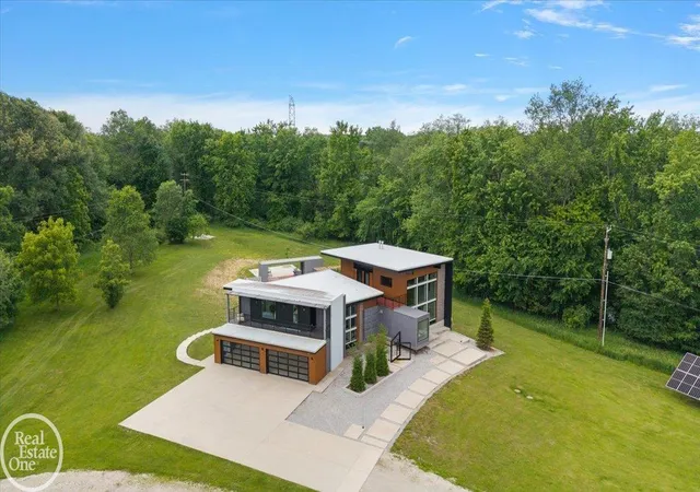 Photo 3 of Single family home for sale at 850 Frick Rd, Leonard, MI 48367 | MLS# 58050212516 | Listing updated on 2026-09-09