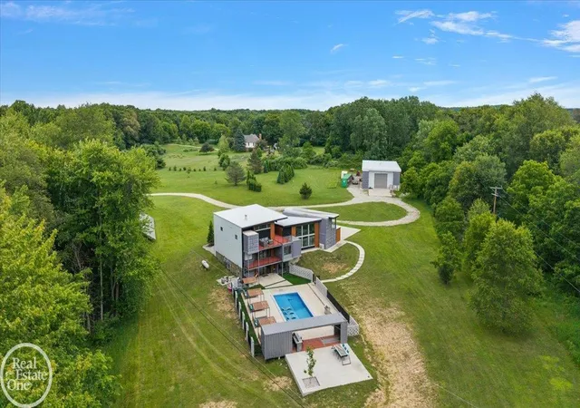 Photo 4 of Single family home for sale at 850 Frick Rd, Leonard, MI 48367 | MLS# 58050212516 | Listing updated on 2026-09-09