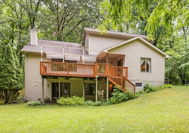 Photo 4 of Single family home for sale at 2900 Noon Rd, Jackson, MI 49201 | MLS# 53026031412 | Listing updated on 2026-08-24