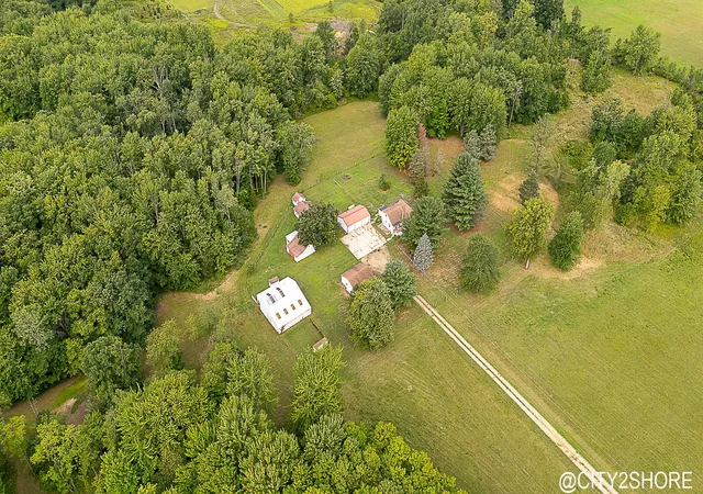 Photo 2 of Single family home for sale at 9905 52nd Avenue, Allendale, MI 49401 | MLS# 65026031413 | Listing updated on 2026-07-08