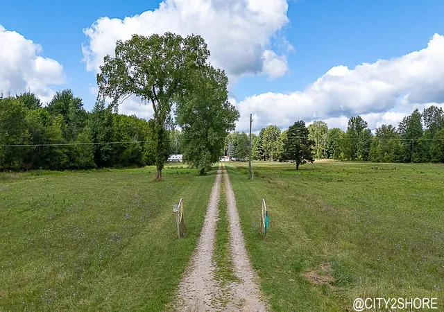 Photo 3 of Single family home for sale at 9905 52nd Avenue, Allendale, MI 49401 | MLS# 65026031413 | Listing updated on 2026-07-08