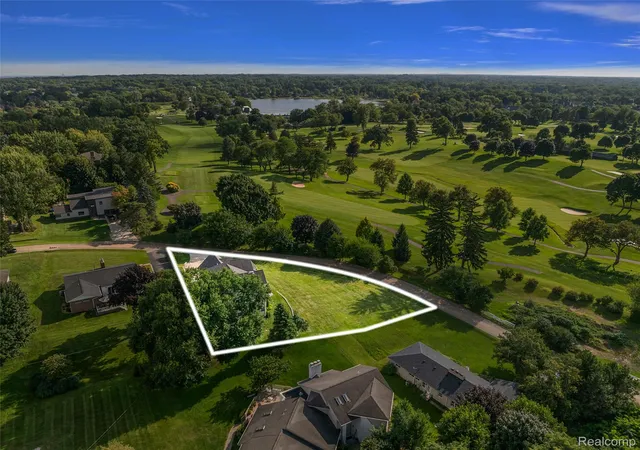 Photo 59 of Single family home for sale at 1370 Fieldway Dr, Bloomfield Hills, MI 48302 | MLS# 20261047777 | Listing updated on 2026-08-02