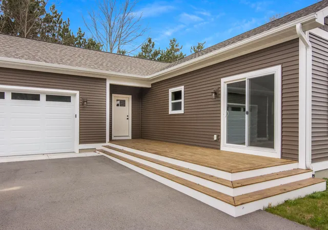 Photo 2 of Single family home for sale at 3680 Supply Rd, Traverse City, MI 49696 | MLS# 78080070129 | Listing updated on 2026-08-27
