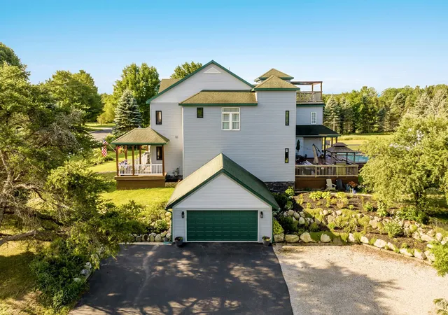 Photo 4 of Single family home for sale at 6542 Fife Lake Rd, Fife Lake Township Grand Traverse, MI 49633 | MLS# 78080070130 | Listing updated on 2026-07-24