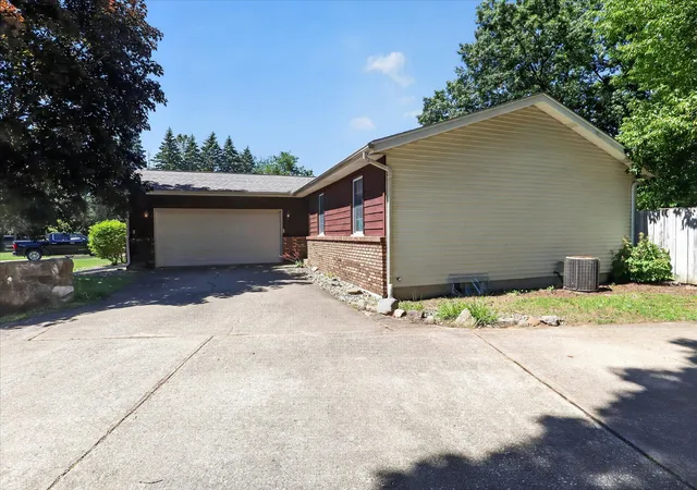 Photo 3 of Single family home for sale at 56800 Bow Dr, Three Rivers, MI 49093 | MLS# 69026031429 | Listing updated on 2026-09-01