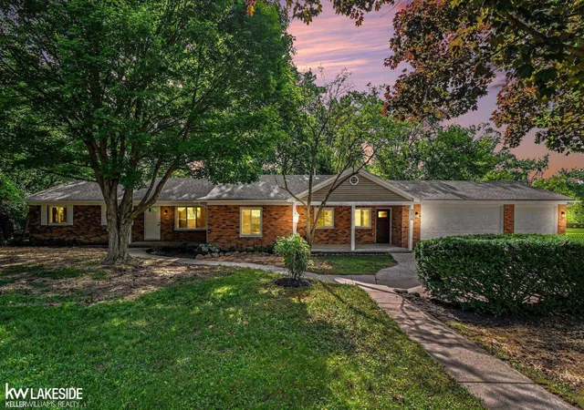 2nd image of 2871 Harvey St, Rochester Hills, MI 48309 | MLS# 58050212543