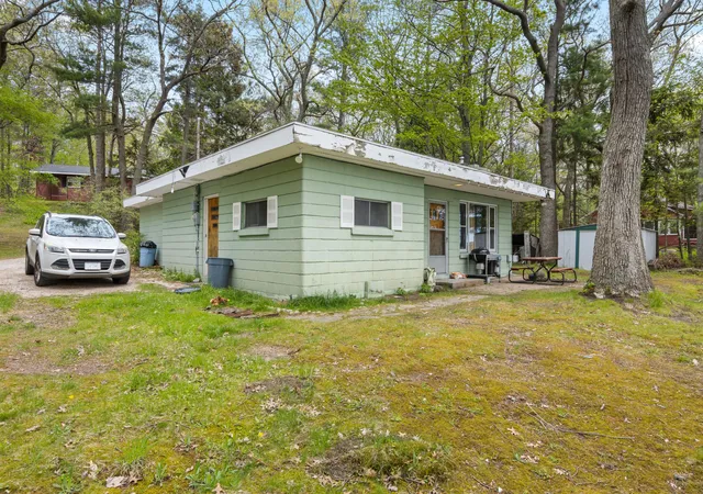 Photo 3 of Single family home for sale at 95 E Piney Rd, Manistee, MI 49660 | MLS# 67026031446 | Listing updated on 2026-08-28