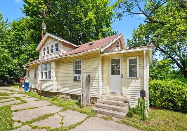 Photo 1 of Single family home for sale at 607 Ira Ave, Kalamazoo, MI 49048 | MLS# 66026031451 | Listing updated on 2026-06-24