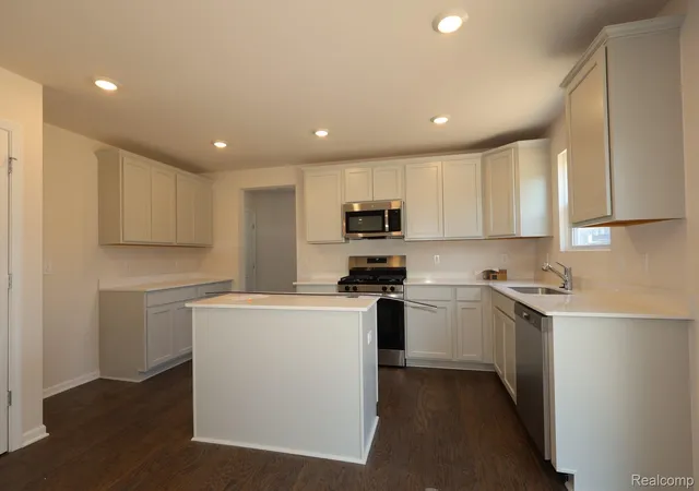 5th image of 368 Edge Brook Dr, Holly, MI 48442 | MLS# 20261047845