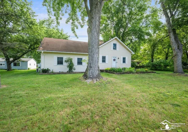 Photo 2 of Single family home for sale at 6740 Summerfield Rd, Temperance, MI 48182 | MLS# 57050212549 | Listing updated on 2026-07-01