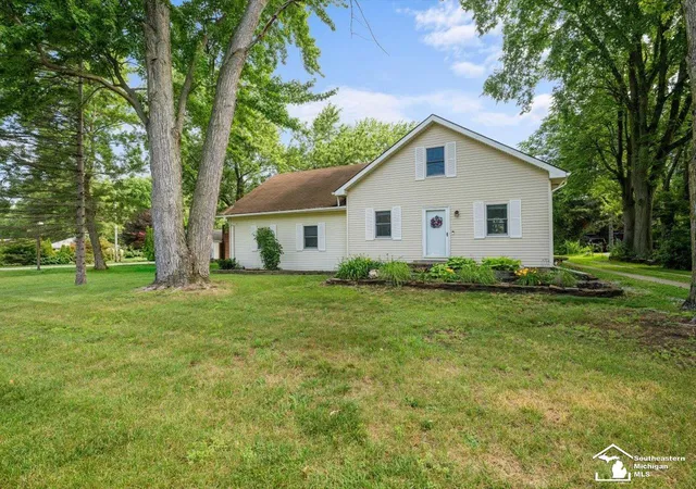Photo 3 of Single family home for sale at 6740 Summerfield Rd, Temperance, MI 48182 | MLS# 57050212549 | Listing updated on 2026-07-01