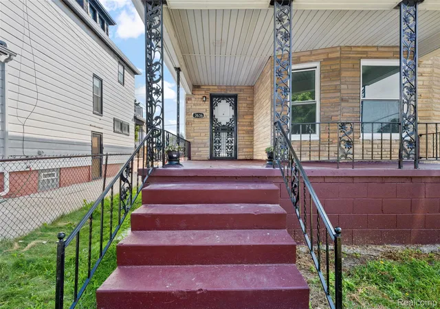 Photo 4 of Single family home for sale at 3636 Maxwell St, Detroit, MI 48214 | MLS# 20261047859 | Listing updated on 2026-07-10