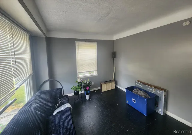 Photo 2 of Single family home for sale at 18480 Evergreen Rd, Detroit, MI 48219 | MLS# 20261047862 | Listing updated on 2026-07-06