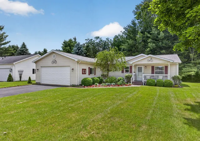 Photo 2 of Single family home for sale at 7597 Sunset Shrs Dr, Stanwood, MI 49346 | MLS# 72026031480 | Listing updated on 2026-09-11