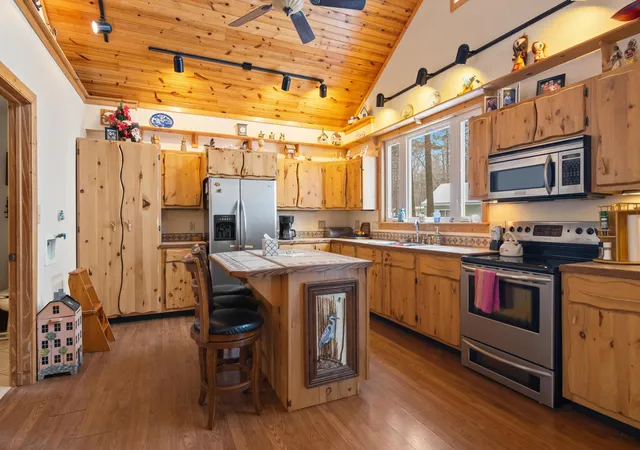 Photo 3 of Single family home for sale at 63 E Piney Rd, Manistee, MI 49660 | MLS# 67026031483 | Listing updated on 2026-08-28