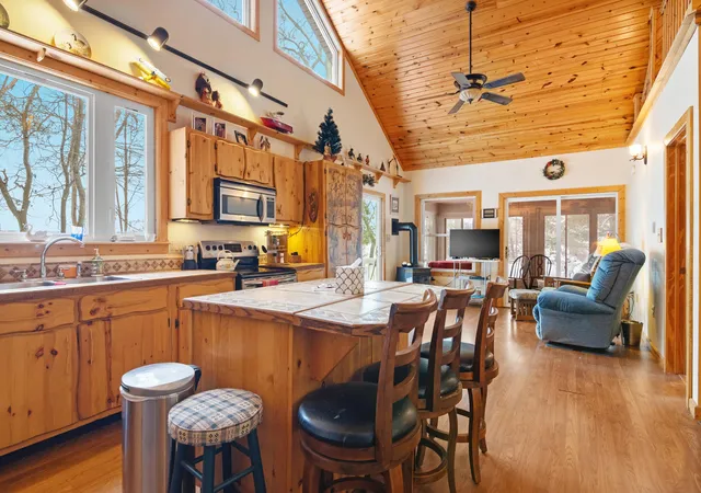 Photo 4 of Single family home for sale at 63 E Piney Rd, Manistee, MI 49660 | MLS# 67026031483 | Listing updated on 2026-08-28