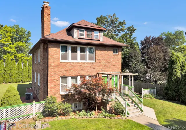 2nd image of 21516 Oxford Ave, Farmington Hills, MI 48336 | MLS# 20261047883